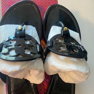 ADORABLE Tory Burch Miller Patent Black Sandal! Size 7!